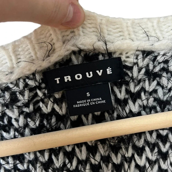 Trouvé • Long V-Neck Colorblock Sweater - Picture 5 of 7